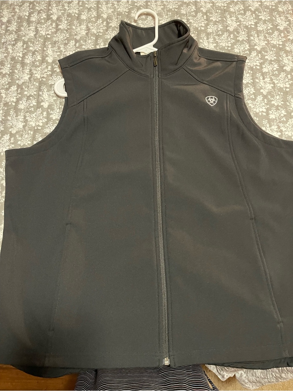 Ariat Black Full-Zip Softshell Vest